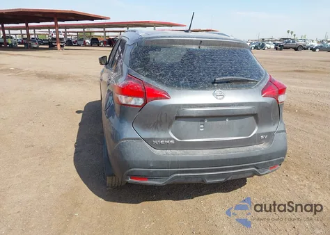 2018 Nissan Kicks Sv z USA, uszkodzony, nr VIN 3N1CP5CUXJL538944